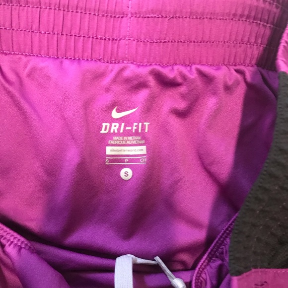 Nike dry fit shorts - Picture 2 of 2